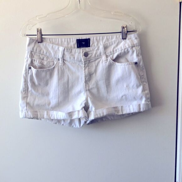 GAP Cuffed Shorts Size 4. White. GUC - Picture 1 of 6